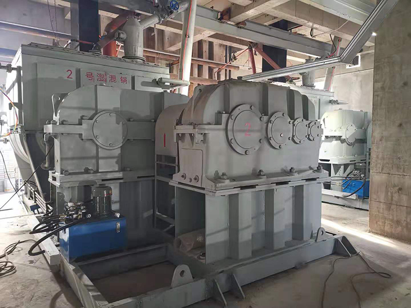 重型高效糊料混捏機(jī)3.jpg 重型高效糊料混捏機(jī)3.jpg